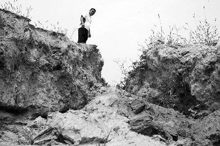 �����½��ƺӴ����83����ӹ���(ͼ)