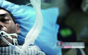 9��2�գ���̶������ҽԺ��֢�໤�ң��ܵ�����������˺������ܣ�ҽ��˵��������������������Σ��